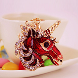 porte-clés licorne rouge
