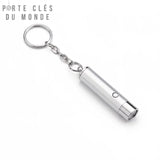 Porte clé mini lampe UV gris aluminium sur fond blanc, finition métallique élégante