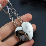porte clé couple amour personnalisé qui forme un coeur
