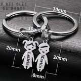 porte clé couple fille et garçon avec dimensions affichées