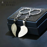 porte clé couple duo inseparable sur fond noir pour voir les details