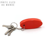 Porte-clés flottant pour bateau rouge avec un trousseau de clé accroché