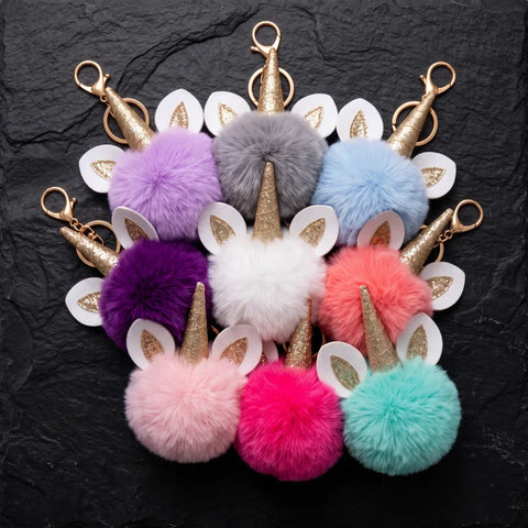 porte-clés licorne à pompon déclinés en plusieurs couleurs