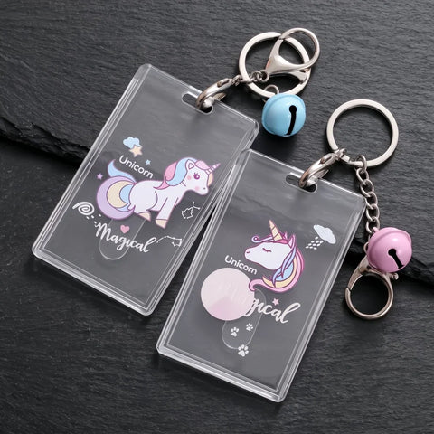 Deux porte-clés licorne porte-cartes transparents avec grelots rose et bleu