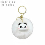 Porte clé panda pompon blanc sur fond blanc, accessoire élégant et mignon avec pompon en fourrure
