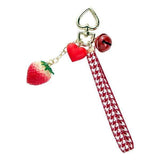 Porte clé femme fraise